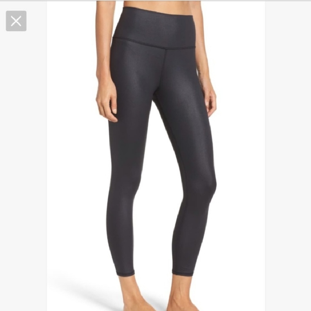 NWOT Alo black yoga pants leggings